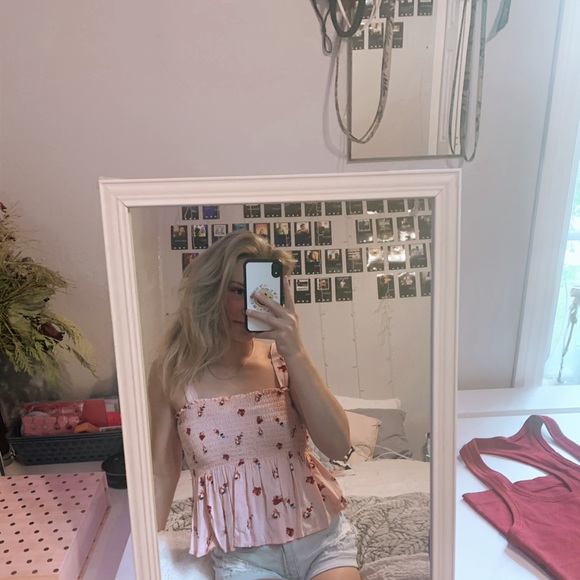 Flowy & Ruched Tank! - Picture 2 of 4